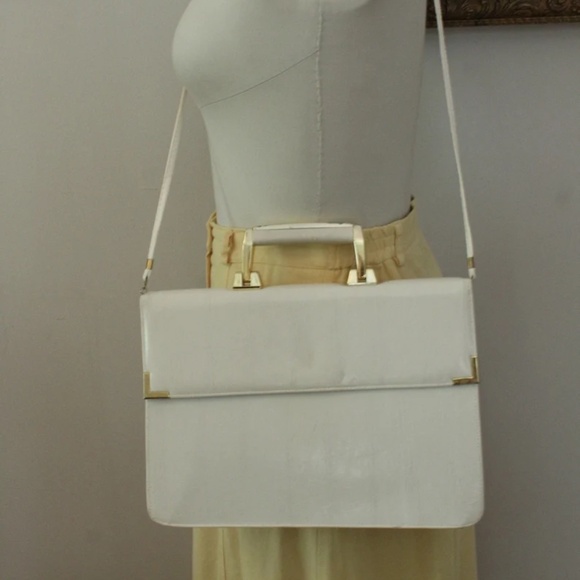 1980's Calego Brand White Eelskin Ladies Folio Bag with Shoulder Strap - Picture 1 of 6